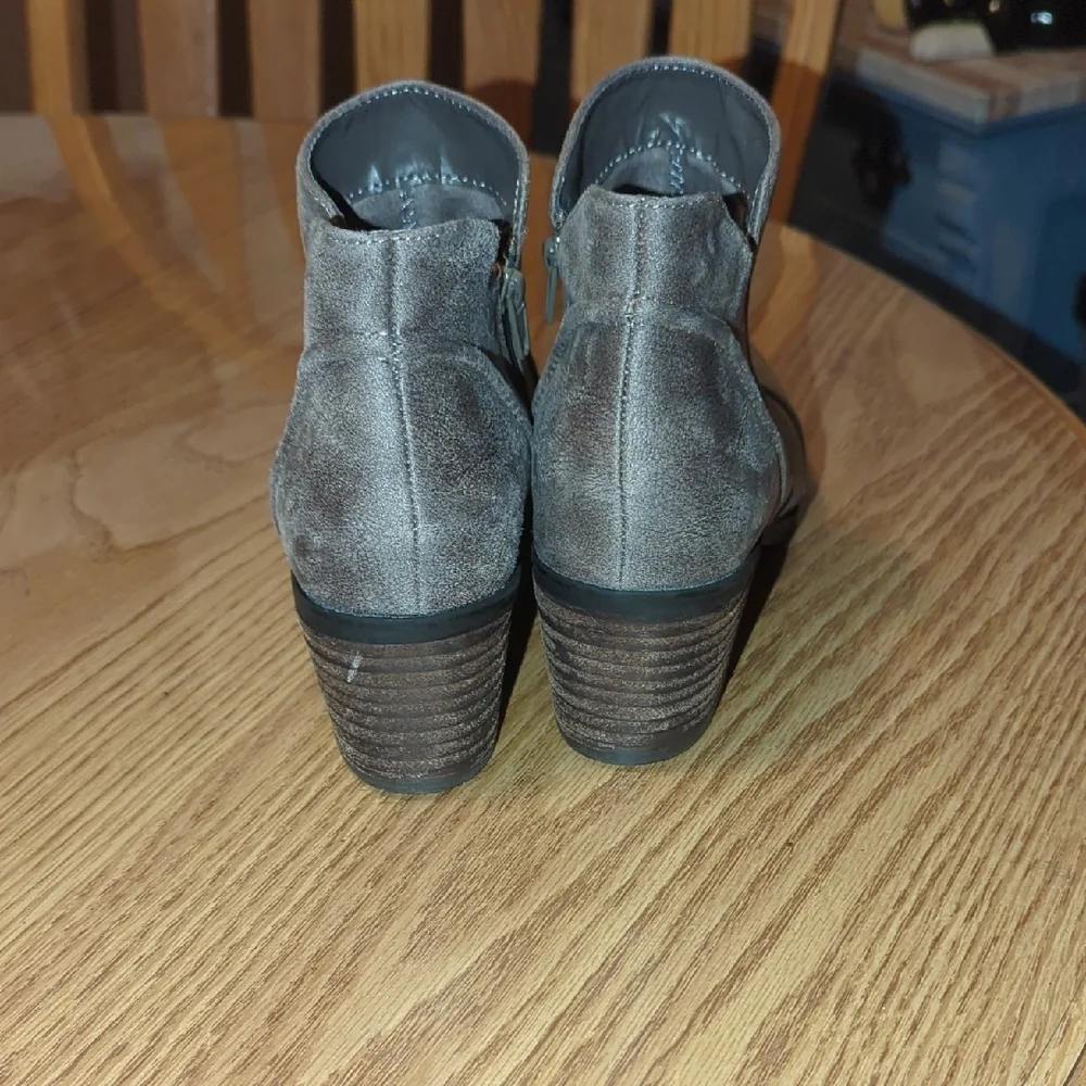 Bella Vita Women's Ankle Boots - Taupe Suede